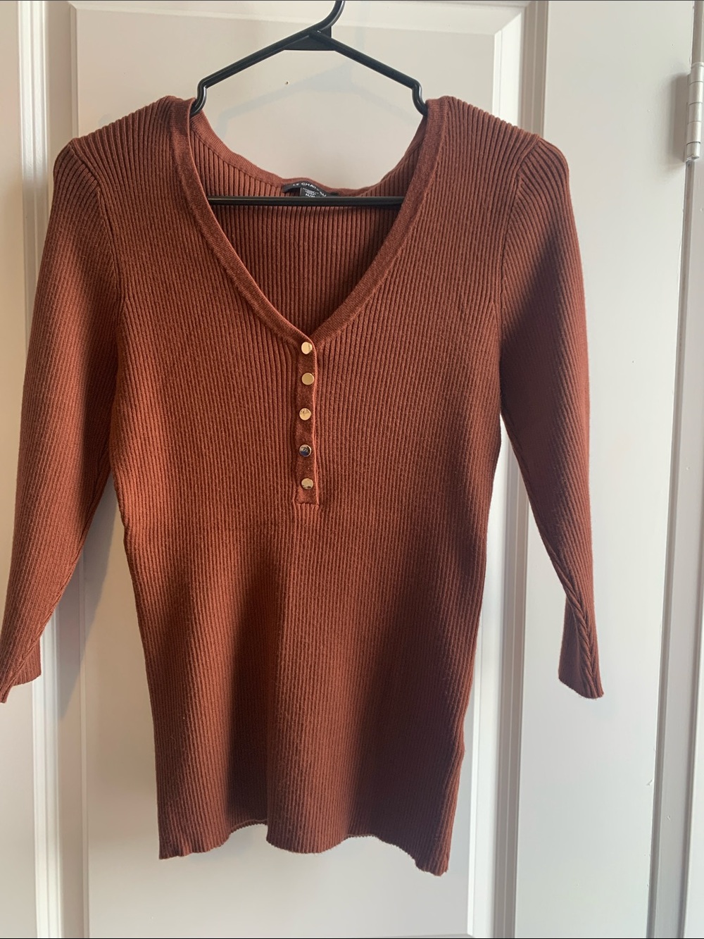 le chateau Ribbed V-Neck Button Pullover Sweater - Chocolate Brown